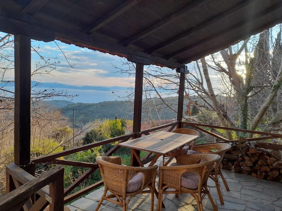 Вилла Mountain And Sea View Милея Экстерьер фото